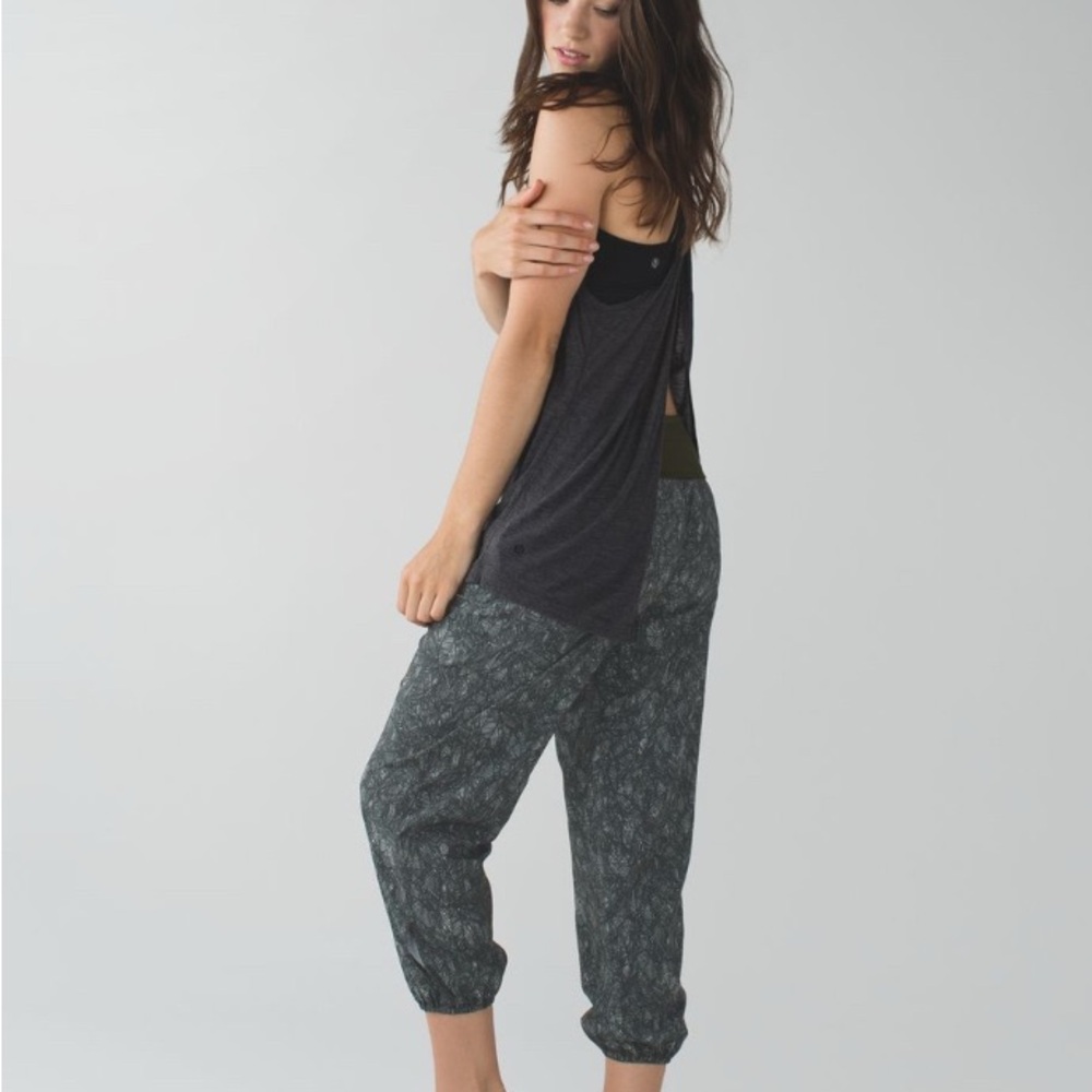 Lululemon Om Pants and matching Wrap it Up Tank Size 6. Like New